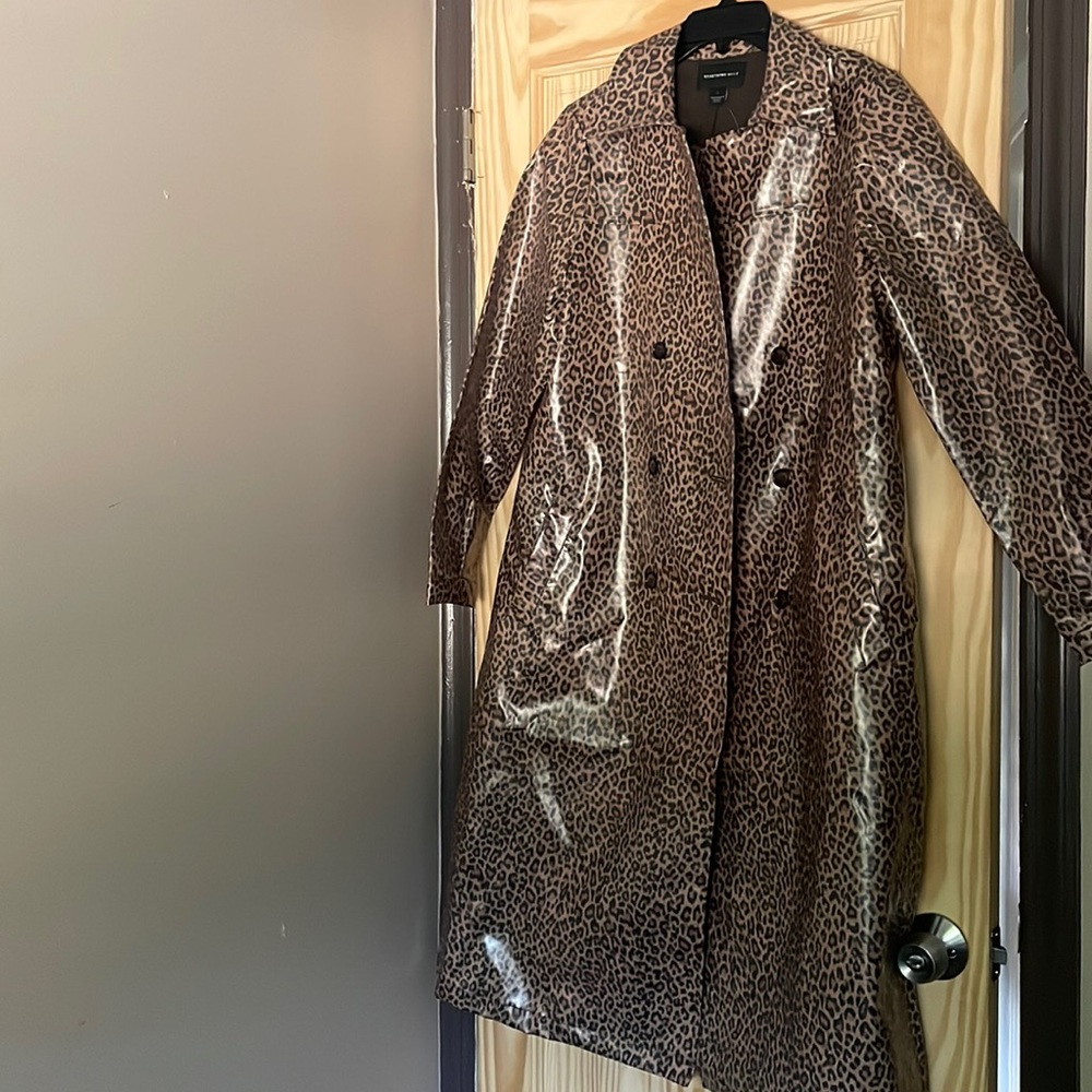 Rain trench coat leopard printed size L NWT